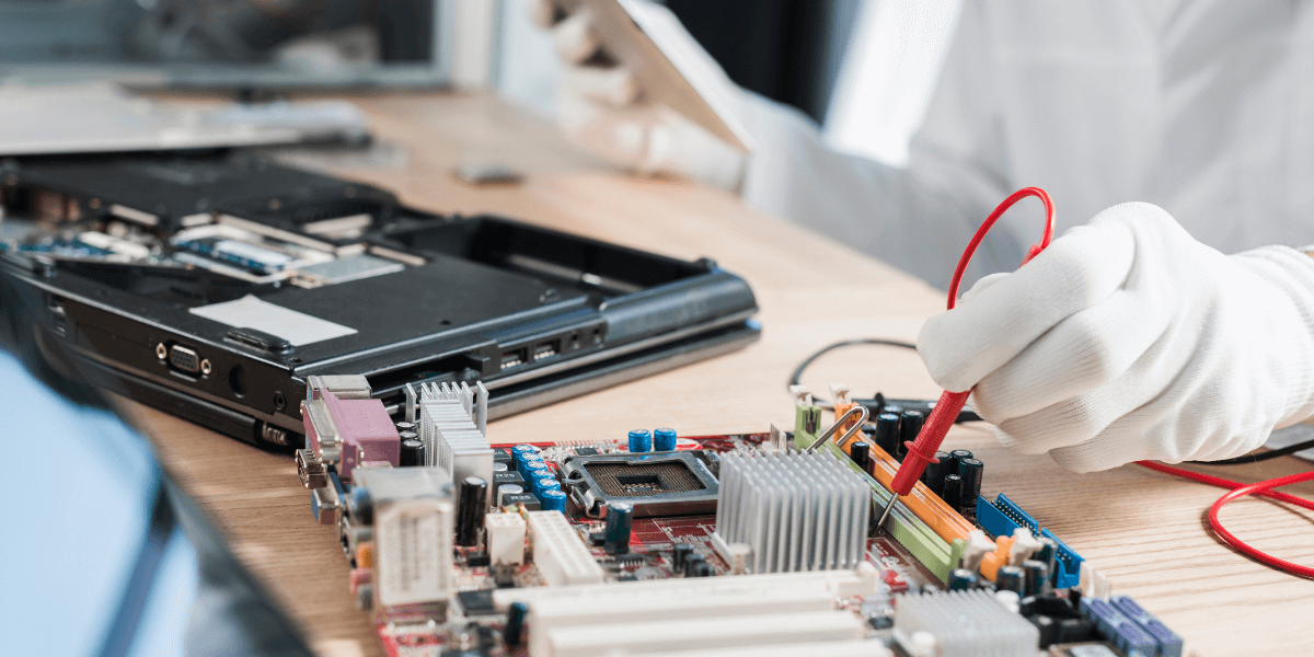 repairing-laptop
